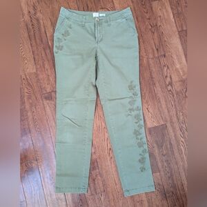 A New Day Stretch Ladies Chinos Khakis Pants Embroidered Green Size 4 NWOT